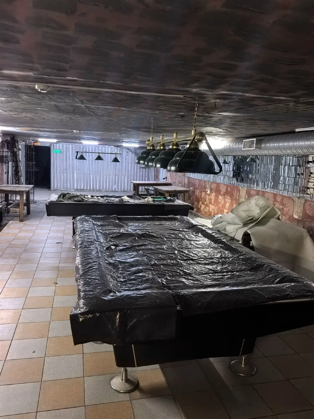 Кафе «Сундук» в Пскове временно закрыло бильярдные столы.