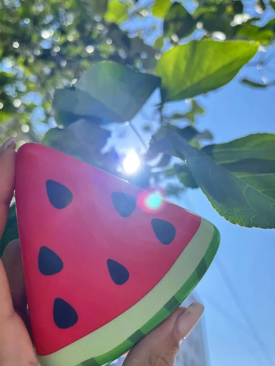Не забываем, что пока на улице пекло — это еще лето ☀️  А завтра обещают дожди… Если вдруг загрустит