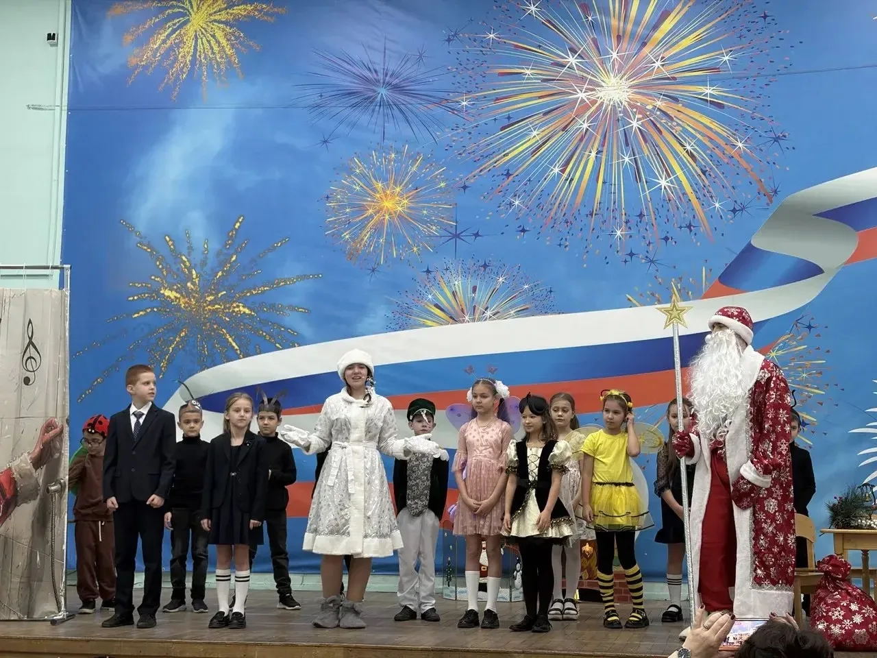 🎉✨ Волшебный мюзикл от 2 «А» и 10 «А» классов! ✨🎉  Наши талантливые ребята подготовили  мюзикл «В го