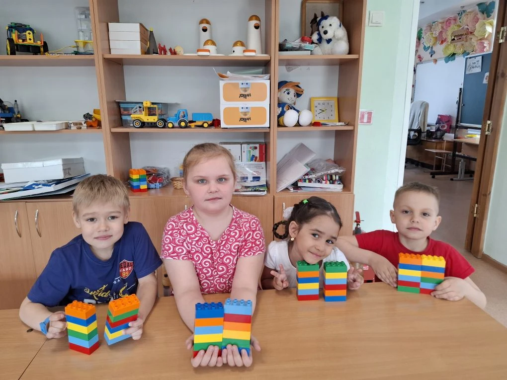 Шесть кирпичиков