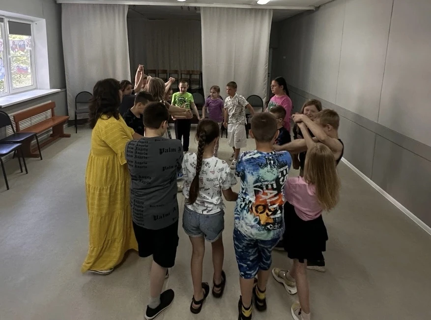 Нескучные каникулы ☀️🤸🏼‍♂️

Педагог Центра творчества Котова Инна Николаевна пригласила ребят школ