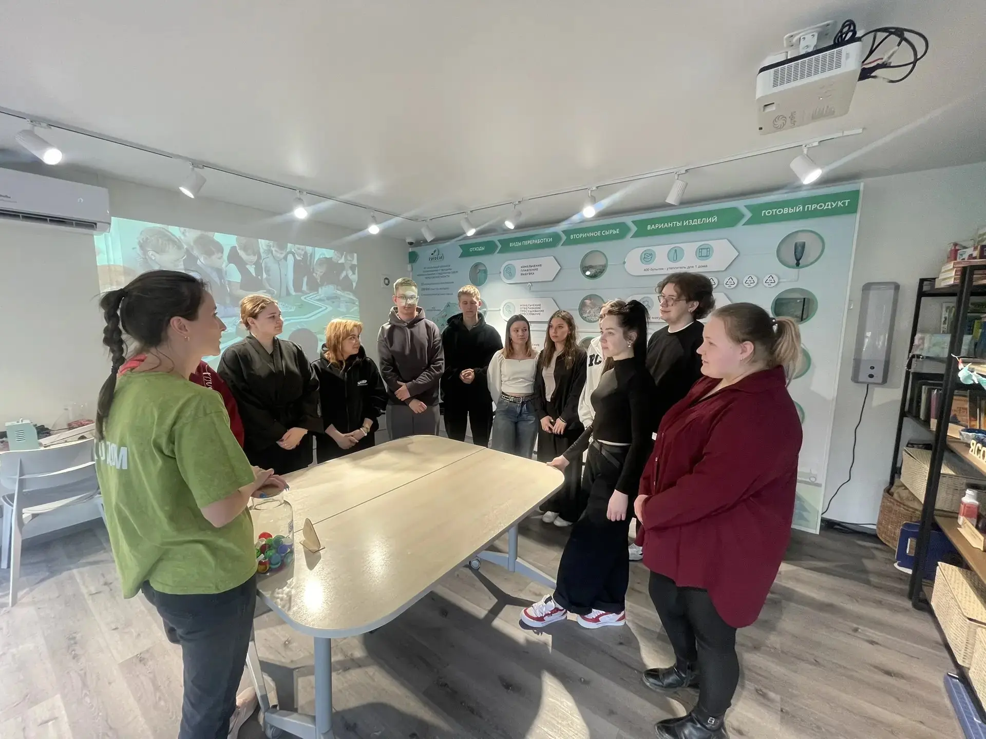 Экология в действии: студенты НТГСПИ посетили городской «Экодом» 🌎💚 Студенты НТГСПИ - активисты горо
