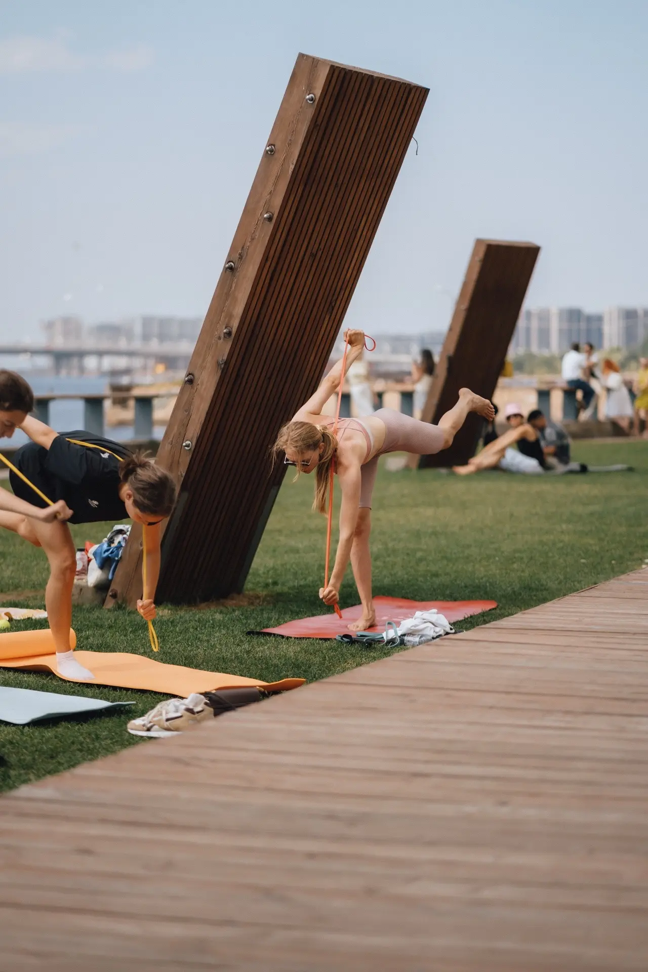 🧘‍♀️В Севкабеле начался сезон йоги у залива 

В июне у вас будет возможность бесплатно попробовать 