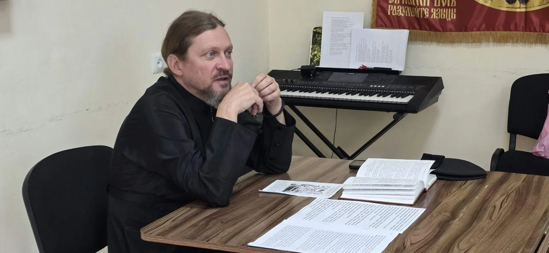 Республиканский центр русского языка и культуры продолжает цикл встреч «Поговорим о сам...