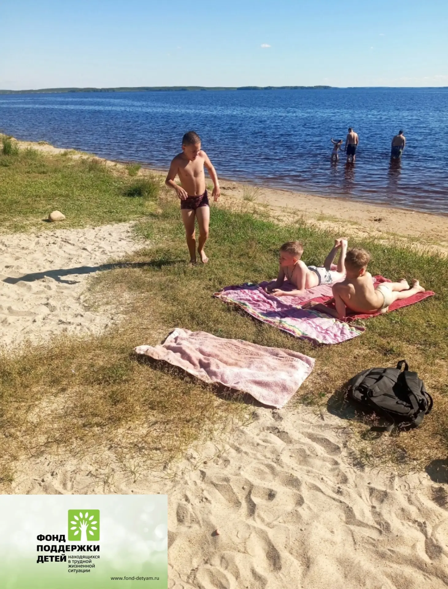 ☀ В такую жару искупаться — одно удовольствие! 
 
Мы с ребятами не стали сидеть в Центре и вместе с 