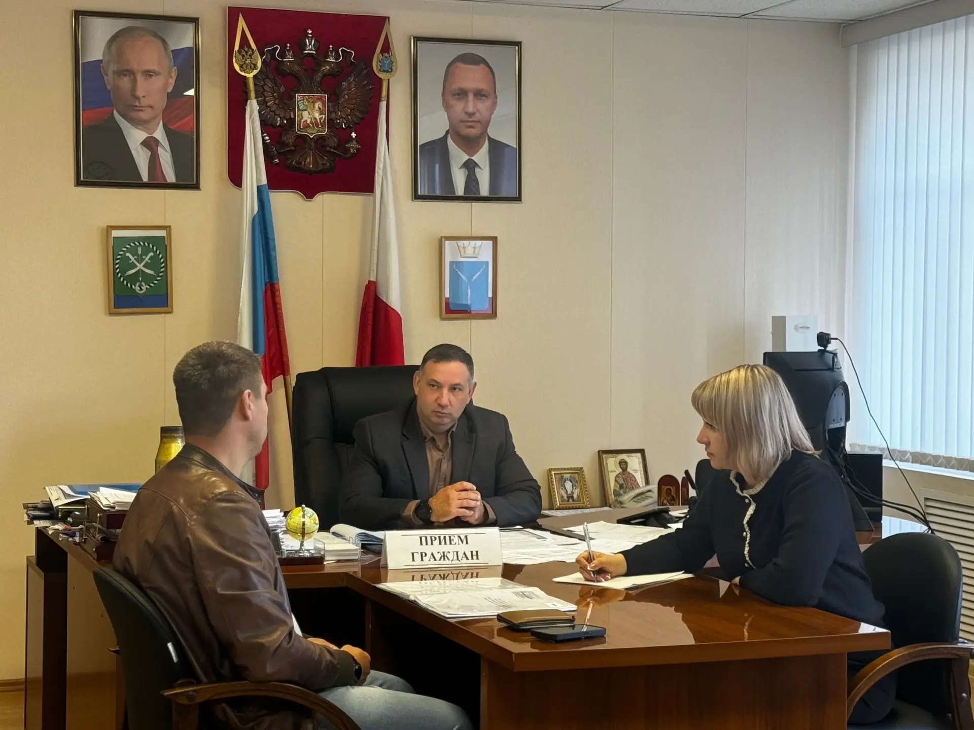 Сегодня глава Ртищевского муниципального района Александр Жуковский провёл приём гражда...
