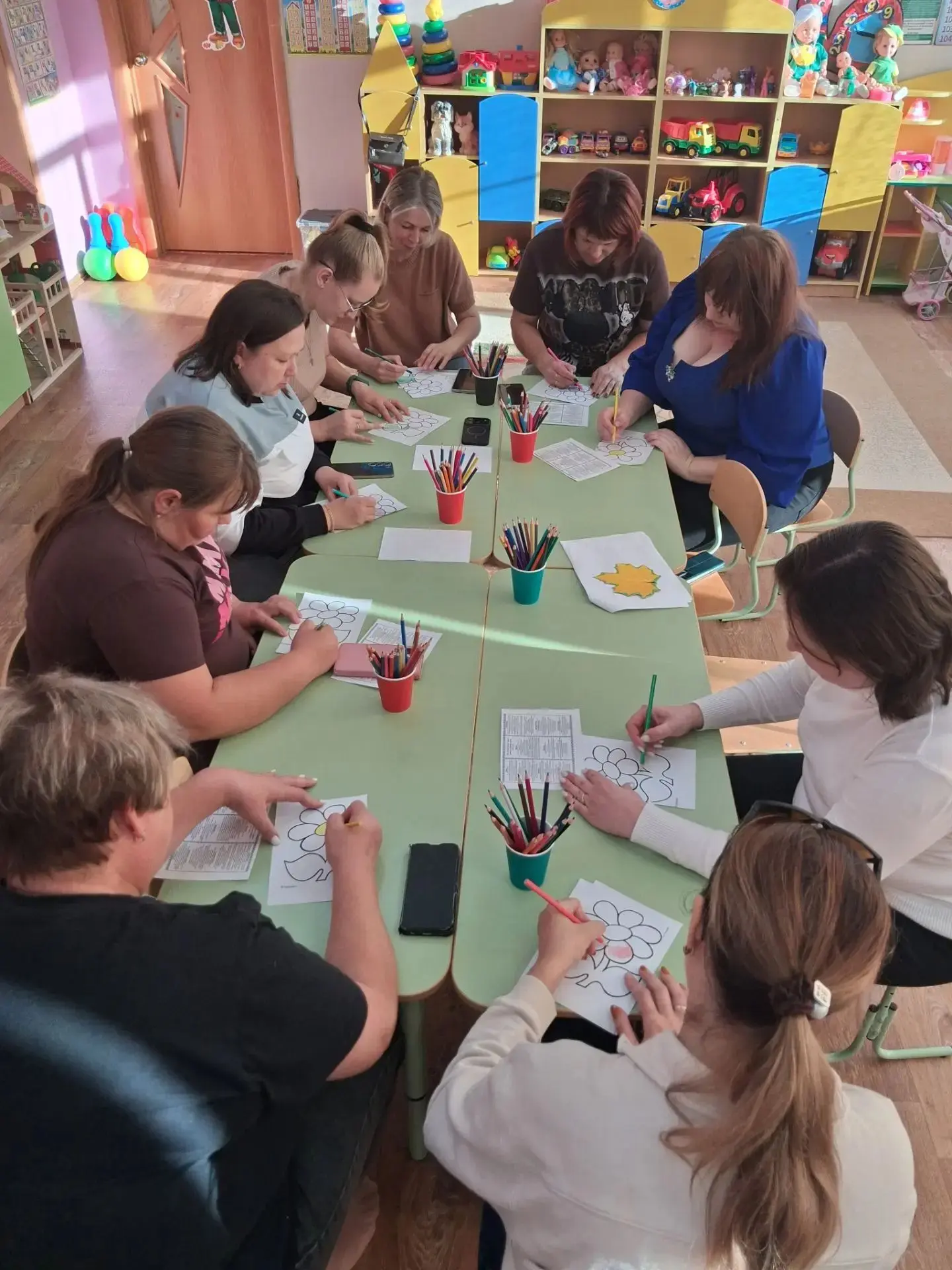 Родительское собрание "Начало учебного года" в форме круглого стола прошло в старшей гр...