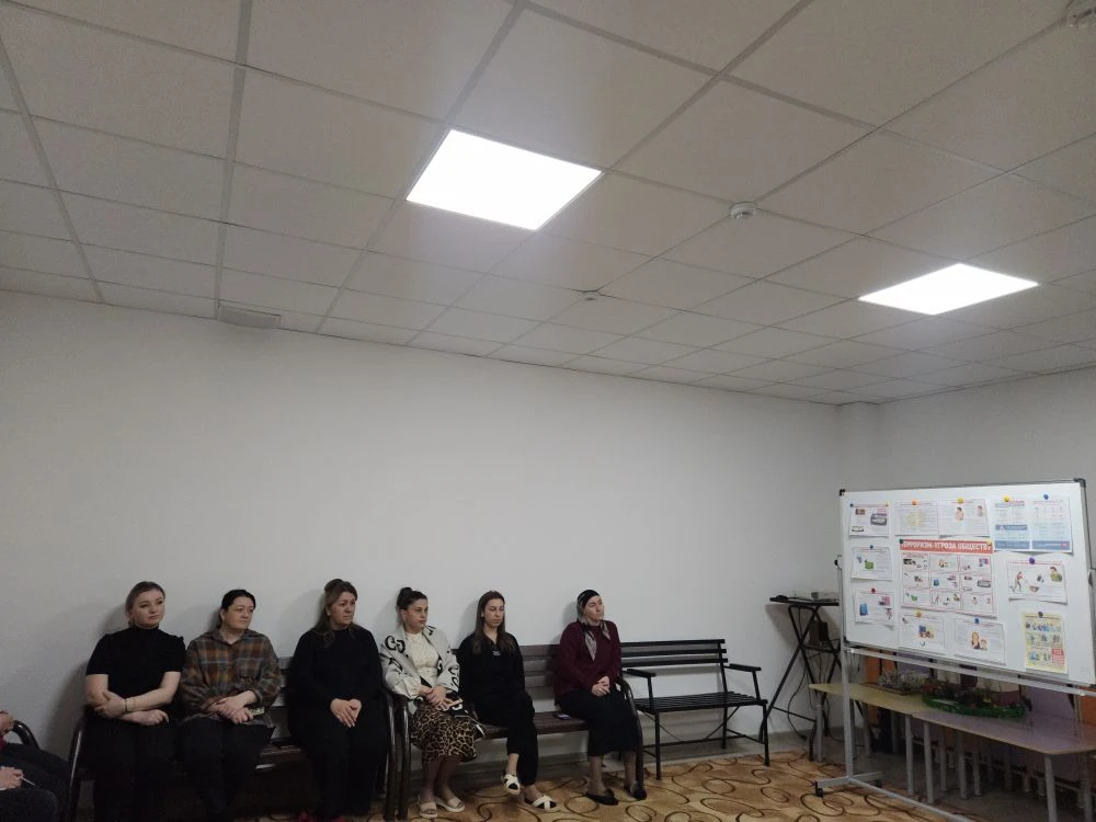 ☢️Сегодня старший воспитатель Кишева Л.В. провела внеочередной инструктаж по  антитерро...