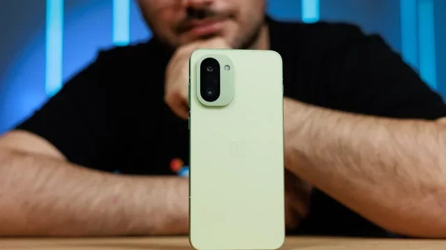 Представлена новая версия OnePlus 15R 

OnePlus расширила линейку смартфона OnePlus 15R, добавив нов