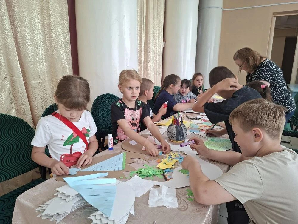 Динозавры из картона 🦖

Сегодня для воспитанников пришкольного лагеря МКОУ Куйбышевского района «Ив