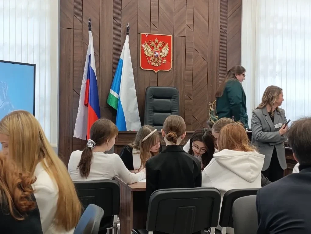⚖️ Профориентация: от квиза — к профессии 📅 6 марта обучающиеся 10–11 классов нашей школы приняли уч