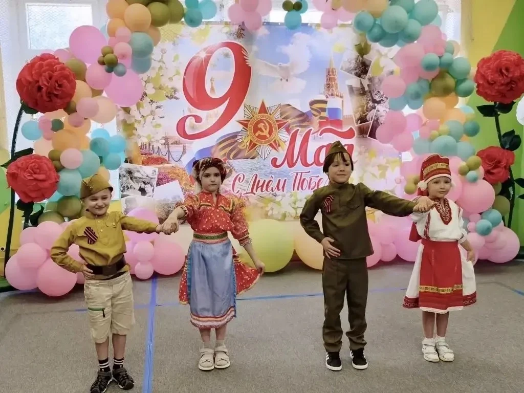 ПРАЗДНИК ПОБЕДЫ  в дошкольных группах   🌟 Малыши и воспитатели нашего Образовательного квартала от в
