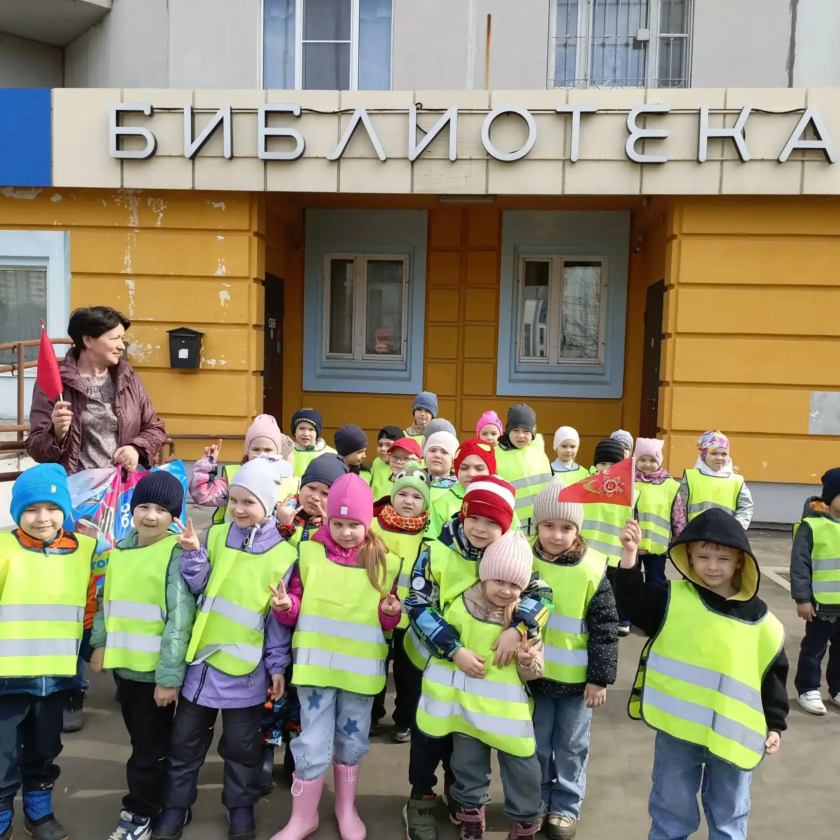 🐦 Не просто День смеха, а ещё и праздник пернатых!  Ребята из дошкольного отделения «Золотой ключик»
