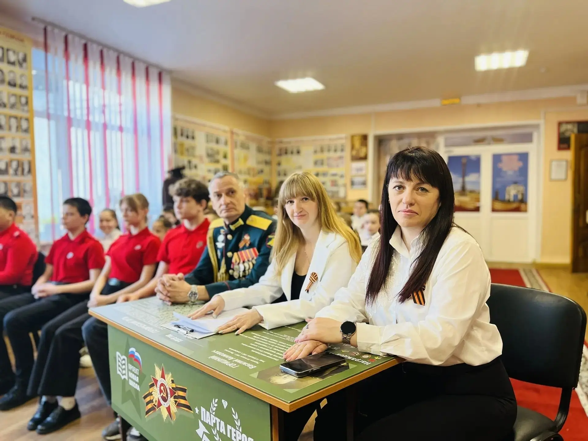 В преддверии священной даты — Дня Великой Победы — состоялся телемост, который объединил города Курс