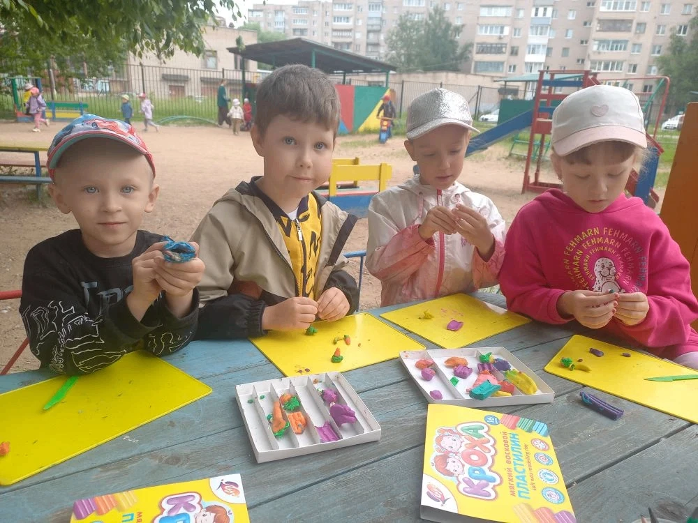 ❤️❤️❤️  Думаете, на прогулке ДЕТИ только бегают и прыгают  ❓❓❓      А вот и нет  ‼️‼️‼️ Прогулка — э