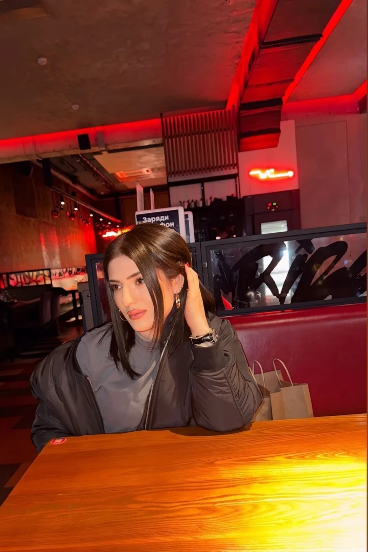 👧 Медина, 33