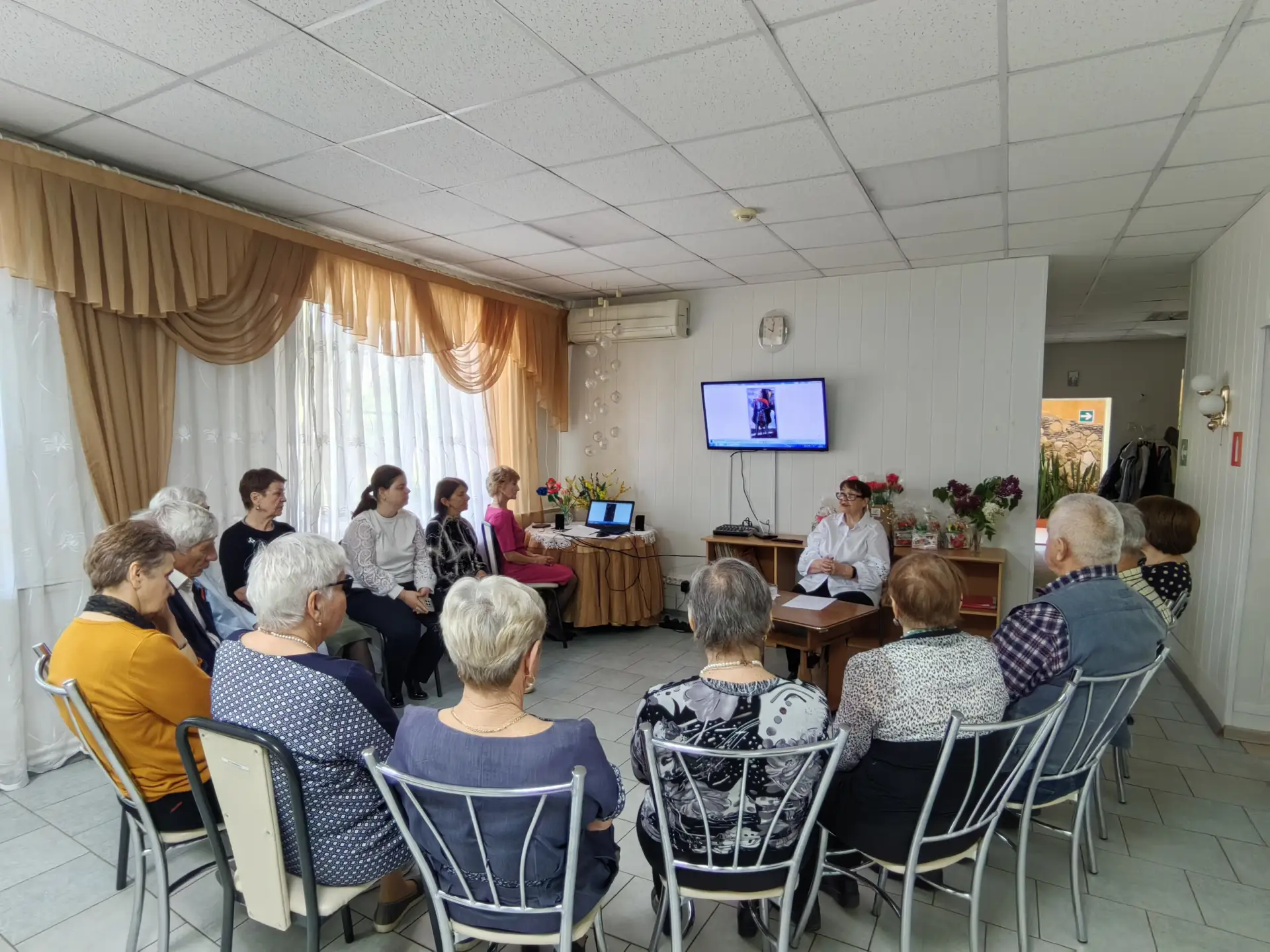 В Ипатовском центре соцобслуживания вспомнили подвиги Александра Невского: 805 лет слав...