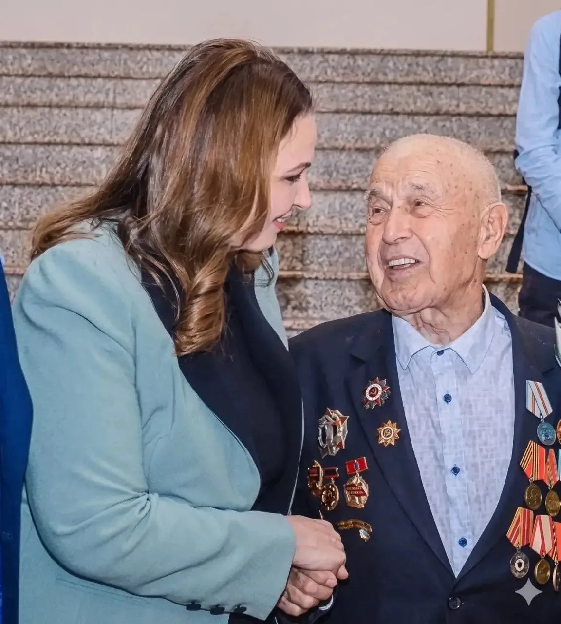 Много лет подряд накануне 9 Мая я приезжала к нашим ветеранам в Павлово и Вачу - просто...