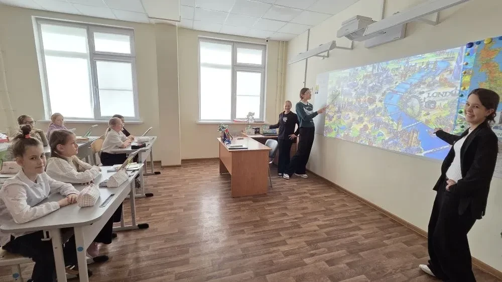 Во второй день Недели иностранных языков в школе прошло сразу несколько интересных событий для разны