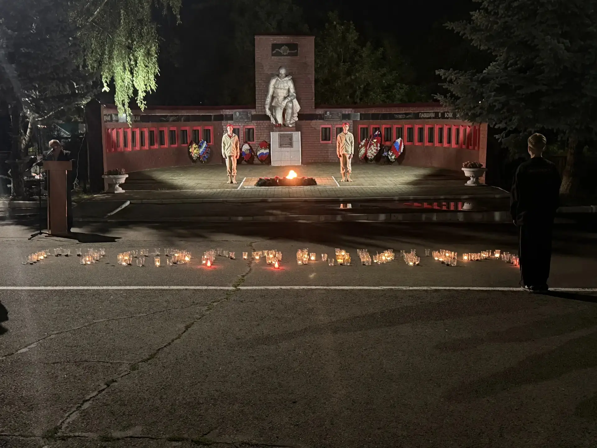22 июня в Новошешминске прошла акция «Свеча памяти», посвященная Дню памяти и скорби. У Вечного огня