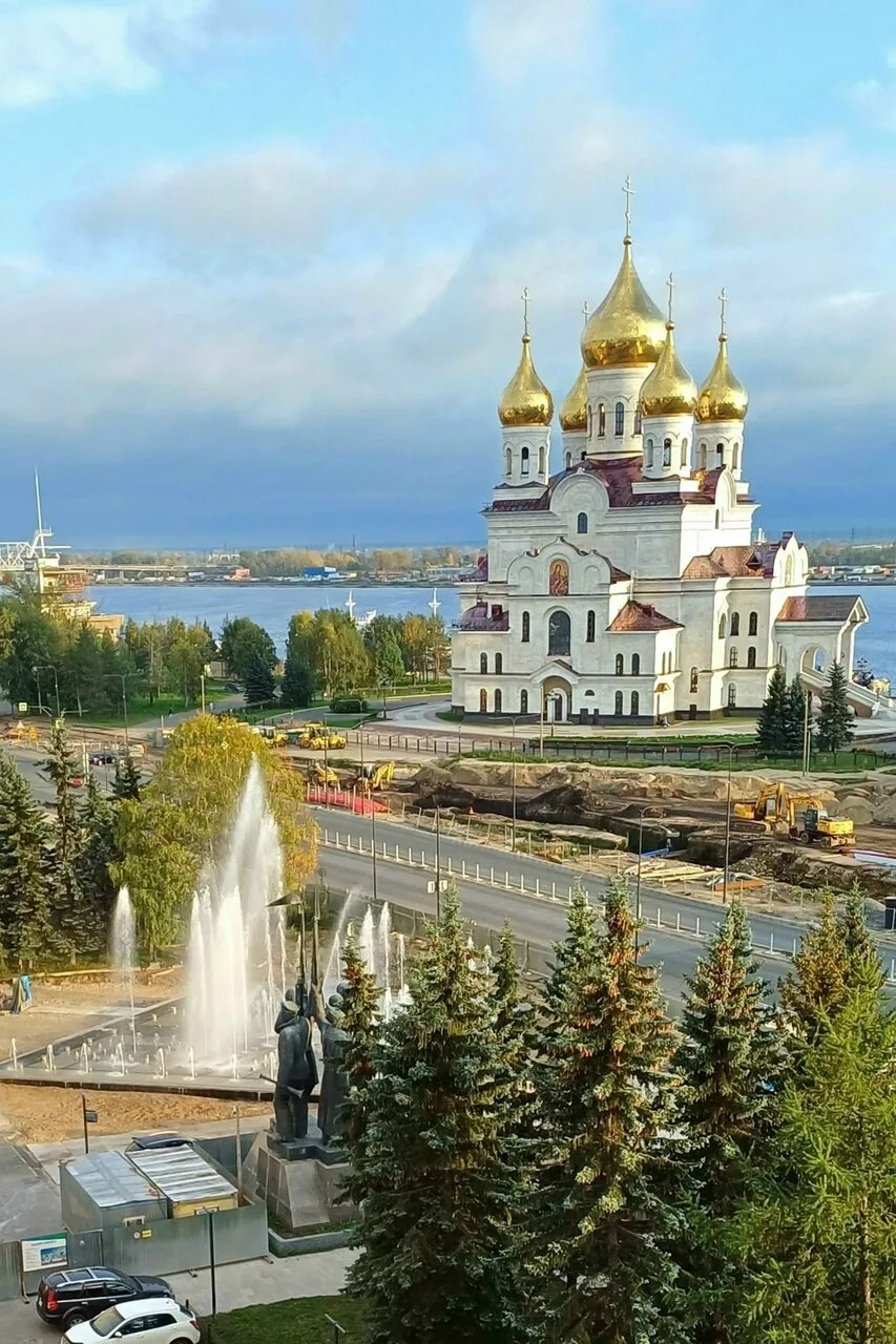 🔥 В Архангельске проверили работу нового фонтана на Площади Профсоюзов!