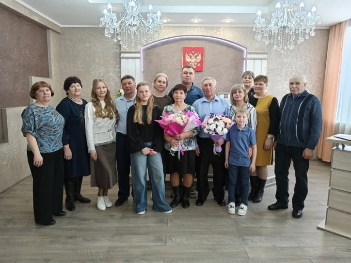📍Иван Михайлович и Нина Александровна Масюковы из села Казаковский Промысел посетили отдел ЗАГС в Ба