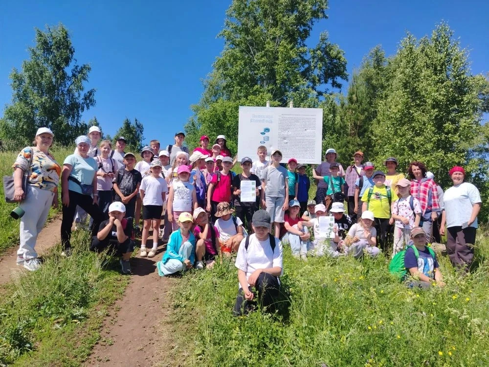 🔥 Один день в лагере: Путешествие в историю на Ивановой горе! ⛰️

🏕️ Сегодняшний день для наших Ор