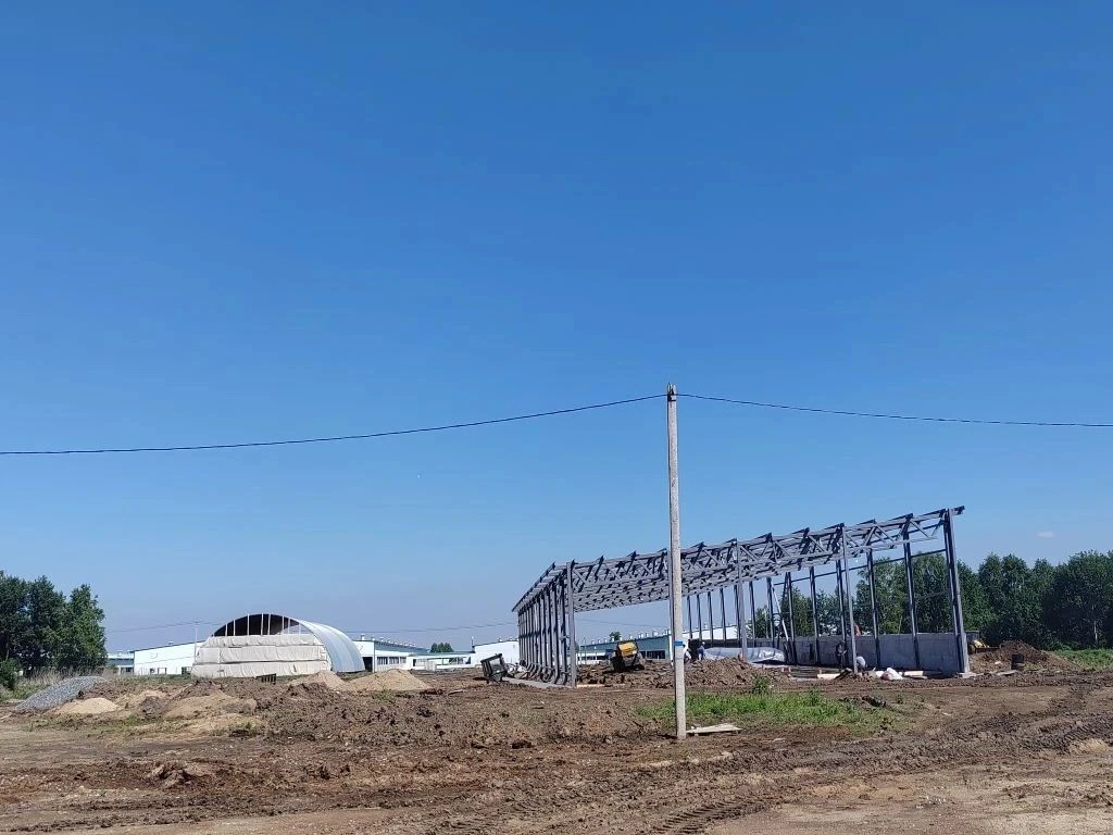Побывали в «Большедороховском молоке». 
Компании всего полтора года, а она уже на 2-м месте по произ