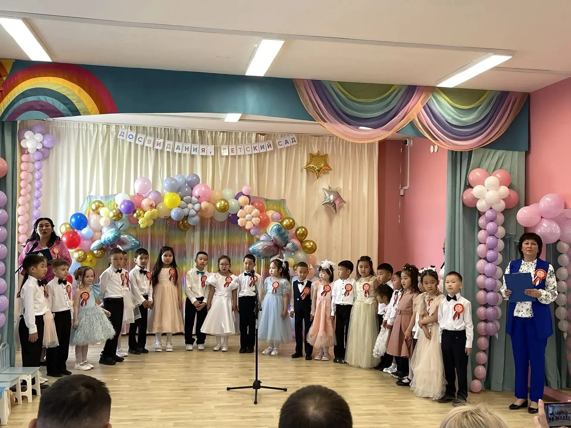 Выпускной в подготовительной группе "Радуга"🎓 
3 июня, в нашем детском саду «Солонго» состоялся дол