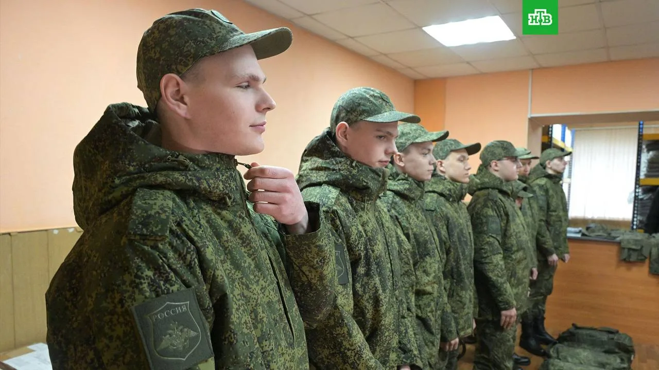 ⚡️ Генштаб ВС РФ сообщил, что этой осенью на службу призовут 120 тысяч человек