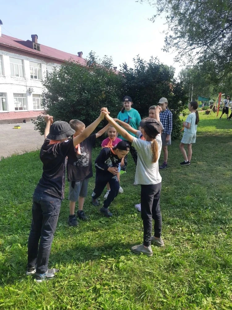 В рамках патриотического воспитания и знакомства с традициями русского народа 18 июня в 4 отряде "Лу