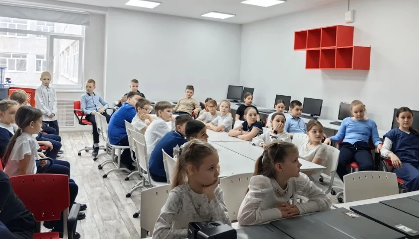 Учащиеся 3 "А" класса приняли участие в Квесте "Космодень".    Отряд  "Земляне," выполнили все задан