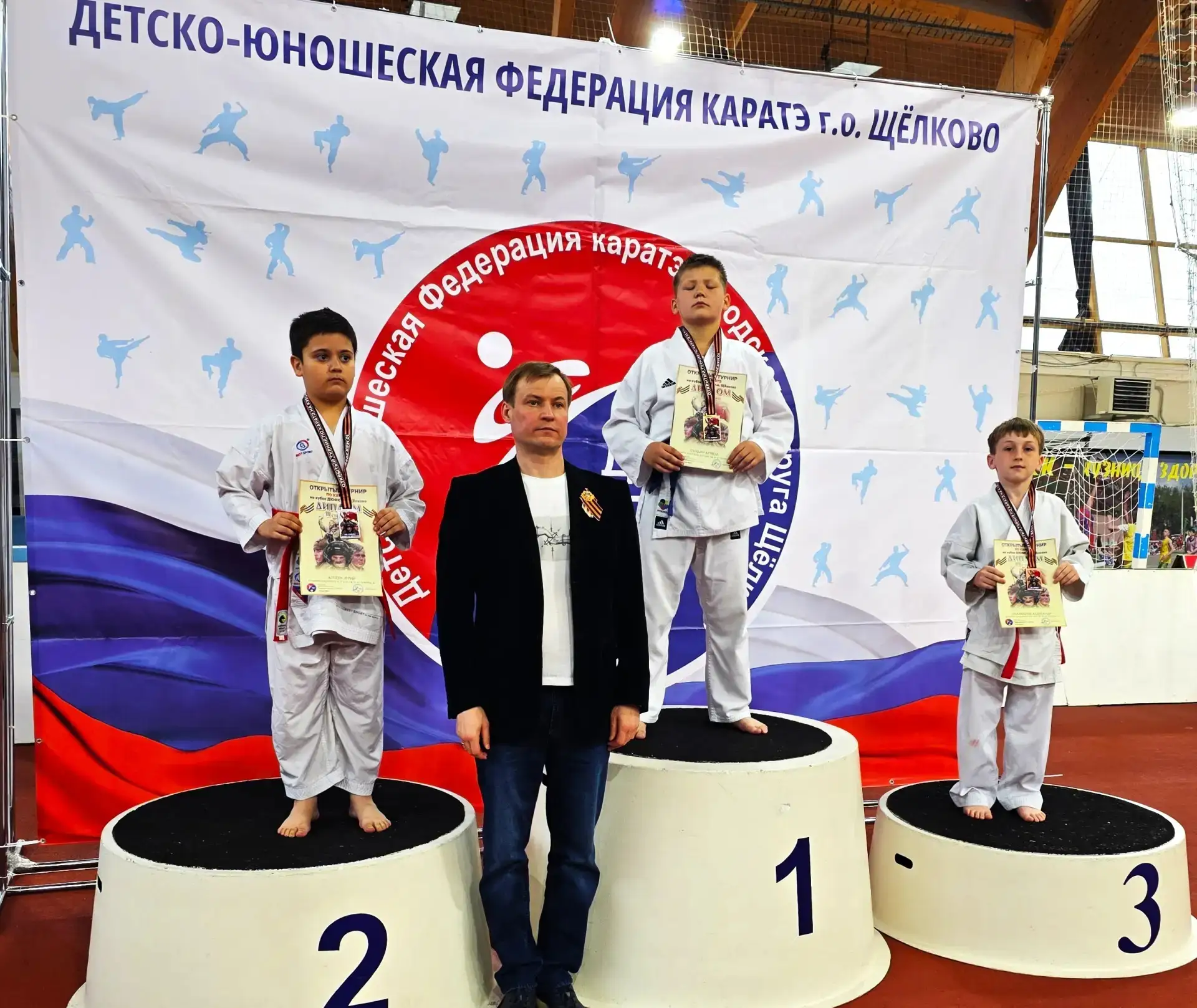 🤼‍♀КАРАТЭ🇷🇺 10 мая прошел открытый турнир по карате на Кубок г.о. Щелково, посвящённый ДНЮ ПОБЕДЫ. В