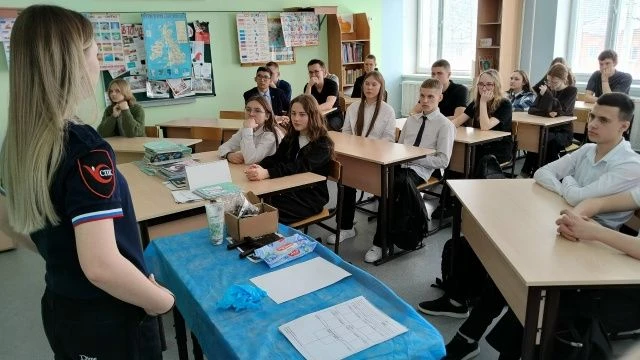 Стоящие на пороге выбора своего будущего пути, ребята с интересом послушали историю нашей выпускницы