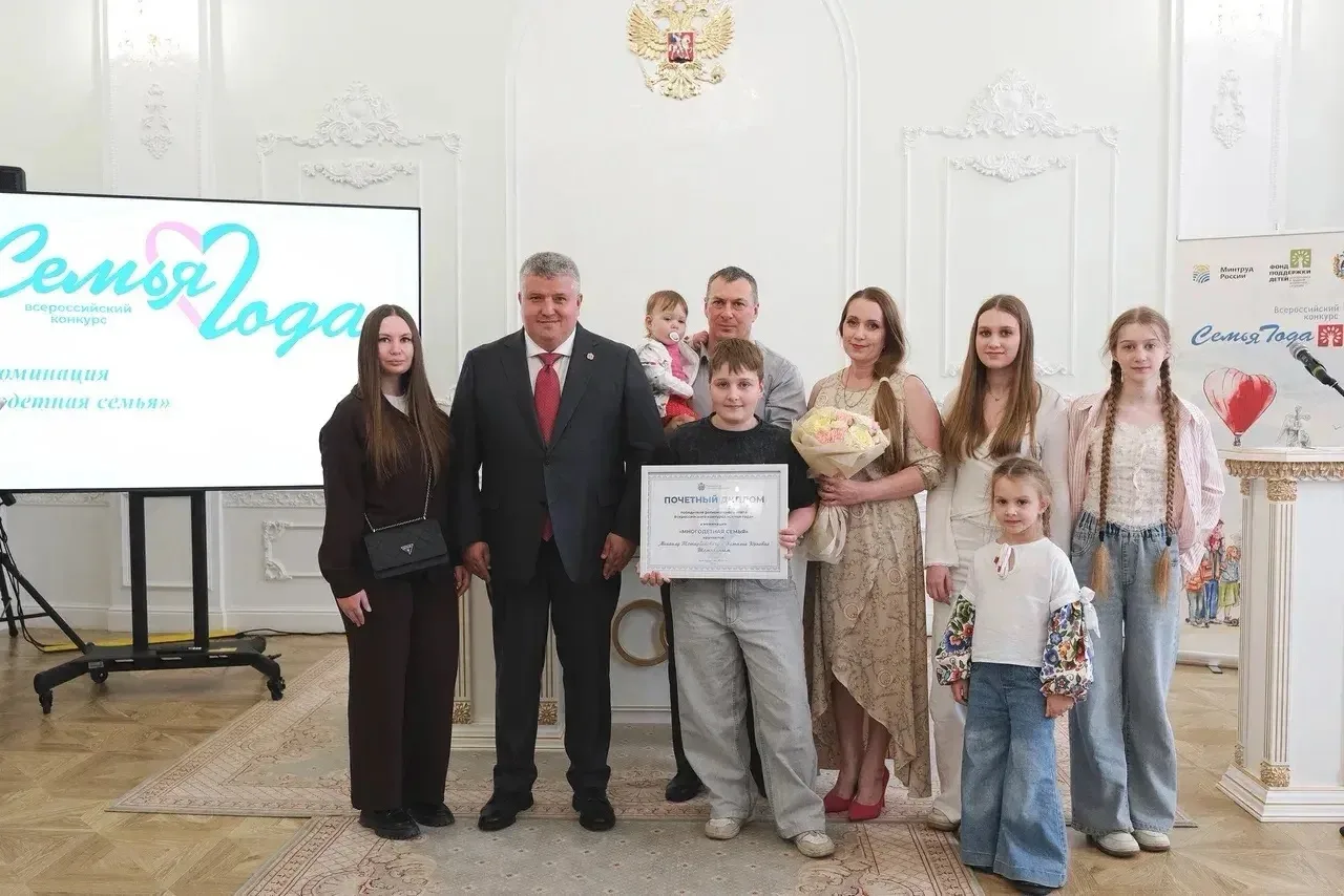 Семья Шемякиных из Пестовского округа стала одной из лучших многодетных семей в стране....