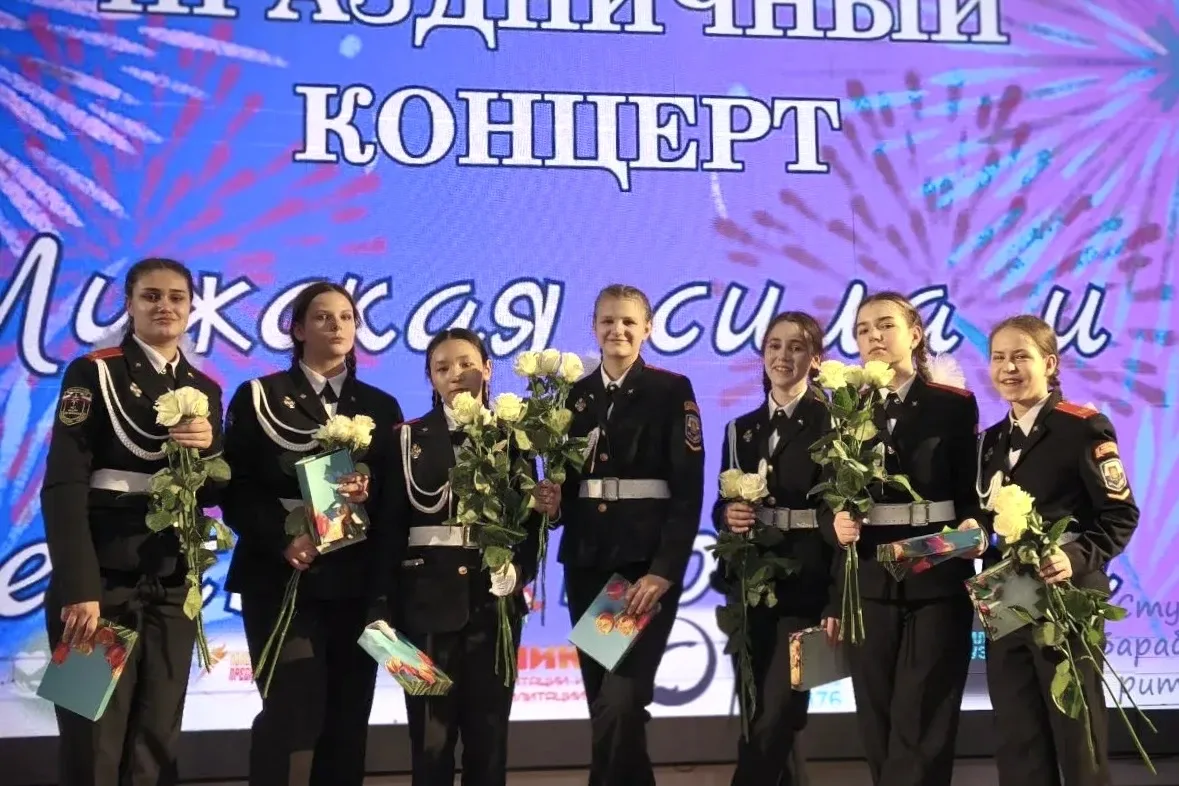 🇷🇺 Сцена, наполненная добром  Наши кадеты приняли участие в благотворительном концерте. Для них это 