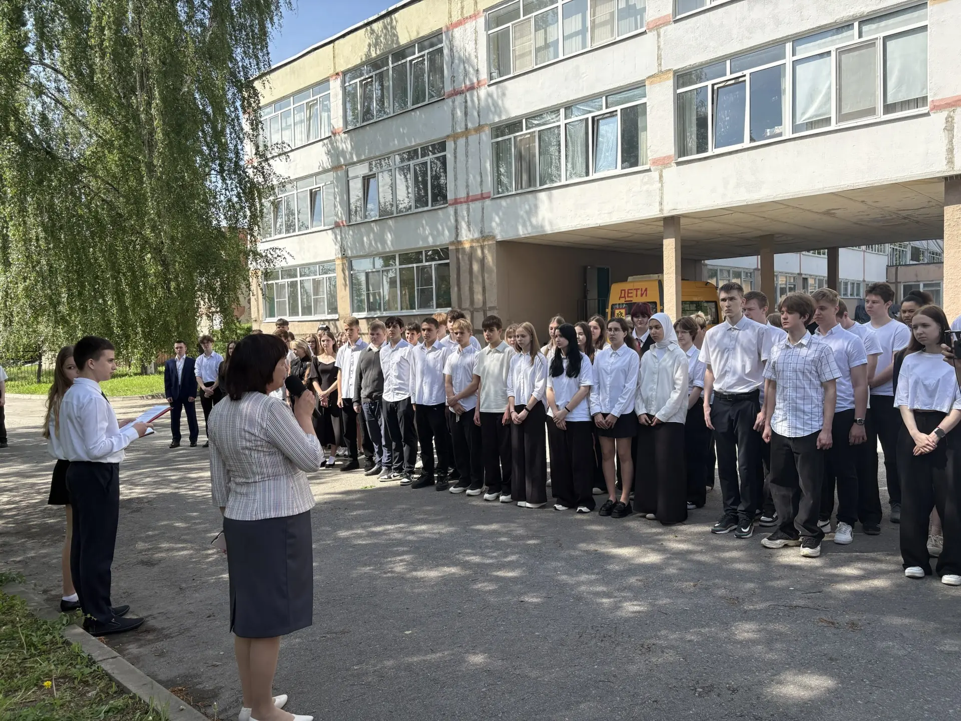 В нашей школе появилась «Аллея героев» 🌳  Недавно в нашей школе состоялось важное и трогательное соб