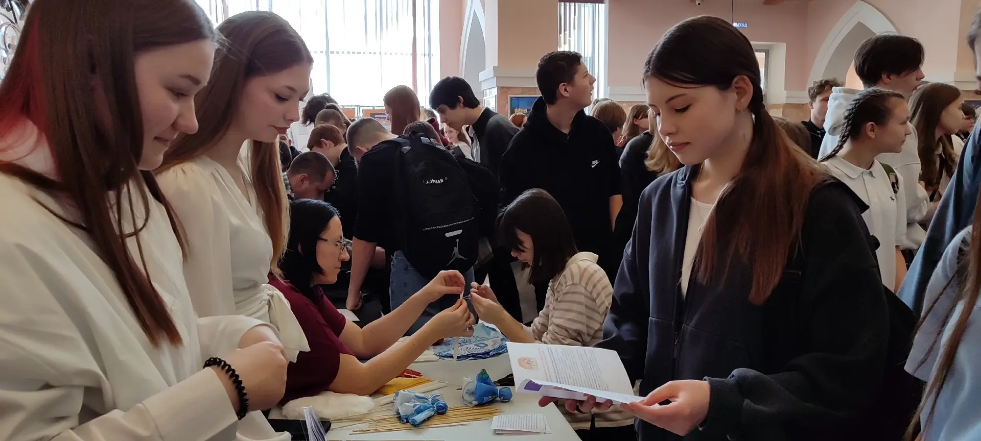 ПРОФОРИЕНТАЦИЯ   🎓🌟 Сегодня, 12 февраля, ученики 9 "А" класса вместе с классным руководителем Ириной