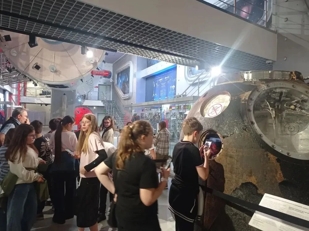 Экскурсия 5В и 5Г классов в Музей космонавтики: путешествие к звёздам  🚀 15 мая ученики 5В и 5Г клас