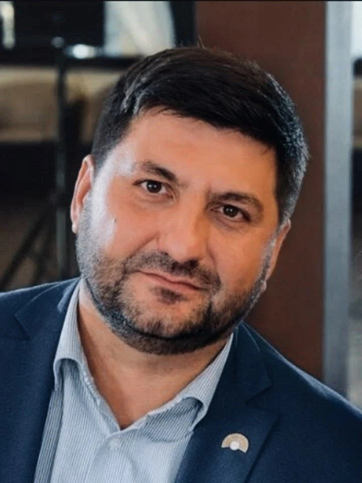 🎭 Дорогие друзья! С вами директор Омского театра юных зрителей Михаил Мальцев.

🌟 Это случилось! Н