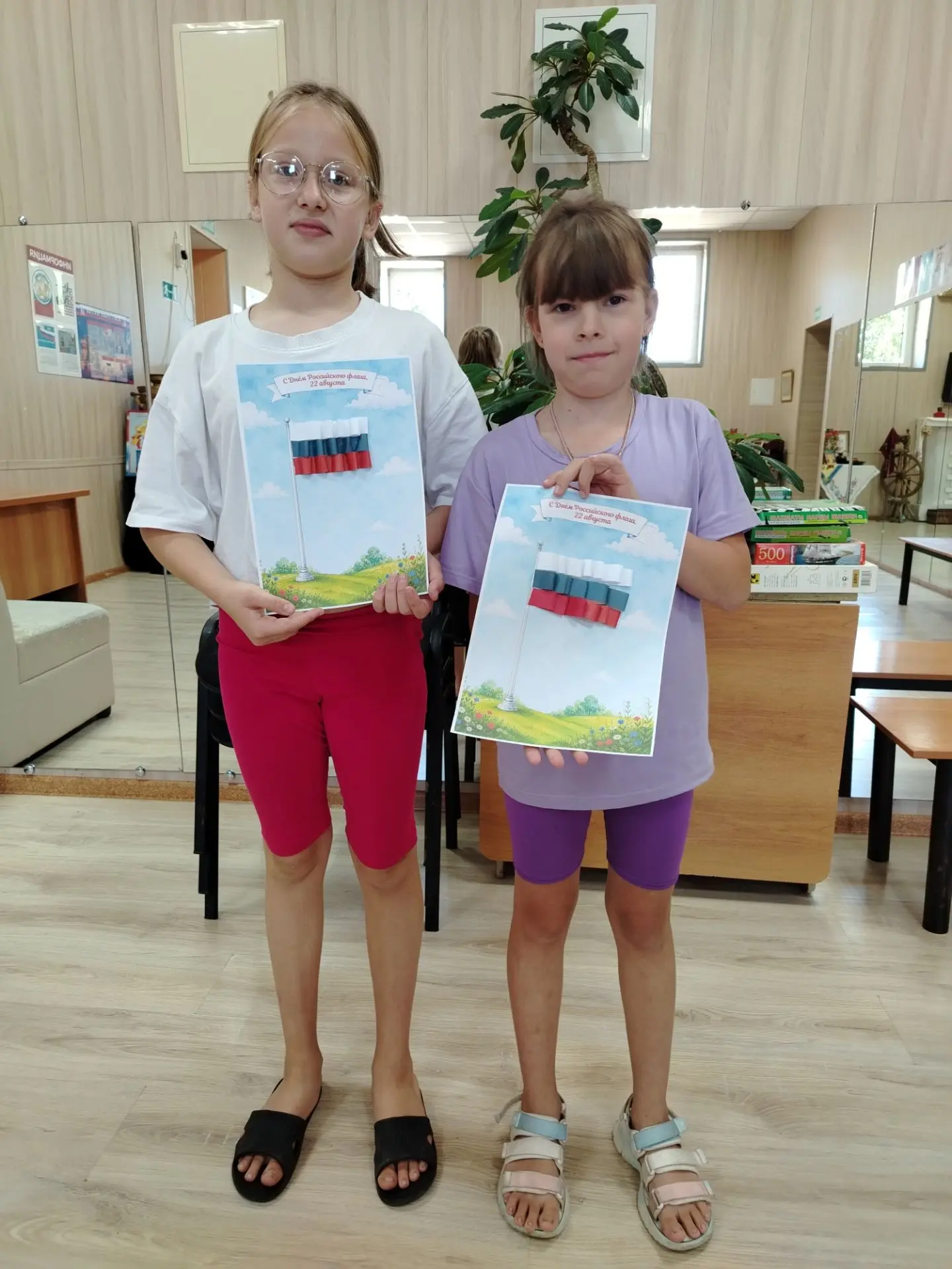 В доме культуры с.Ольгинка прошёл мастер- класс в технике аппликации "Белый, синий, кра...