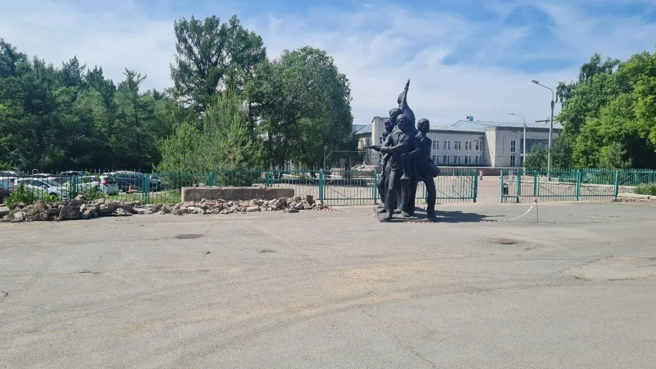 ✨Памятник пионерам: новая жизнь символа детства! ✨
Друзья, у нас отличные новости: прямо сейчас идёт