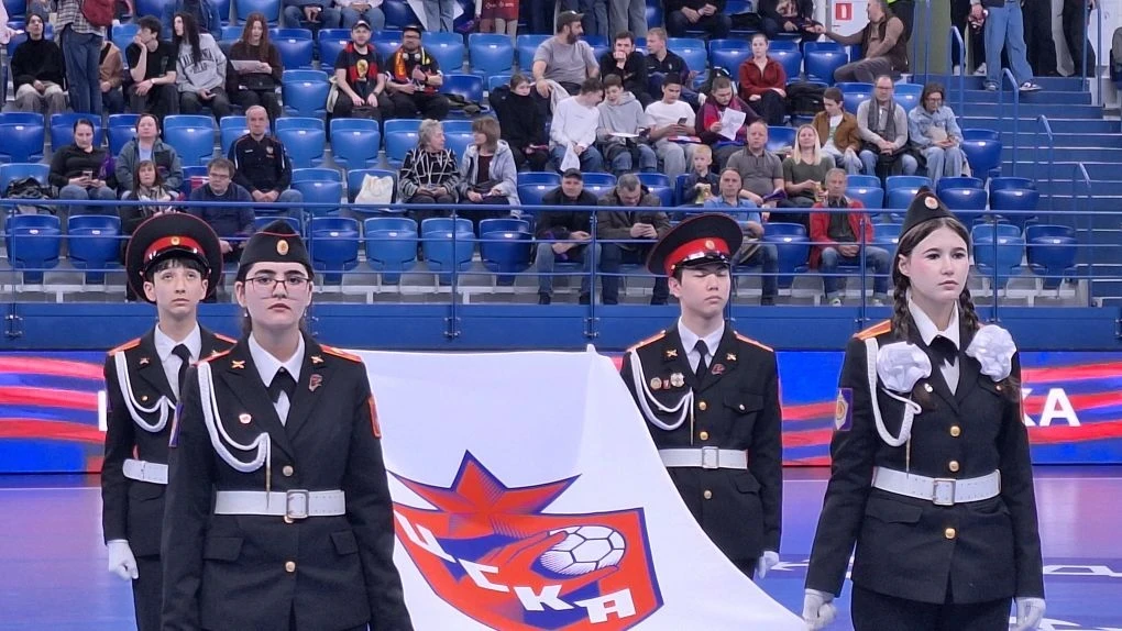 КАДЕТЫ - ЗНАМЕНОСЦЫ 🇷🇺  Наши кадеты продолжают посещать спортивные матчи! 👏  23 апреля состоялся мат