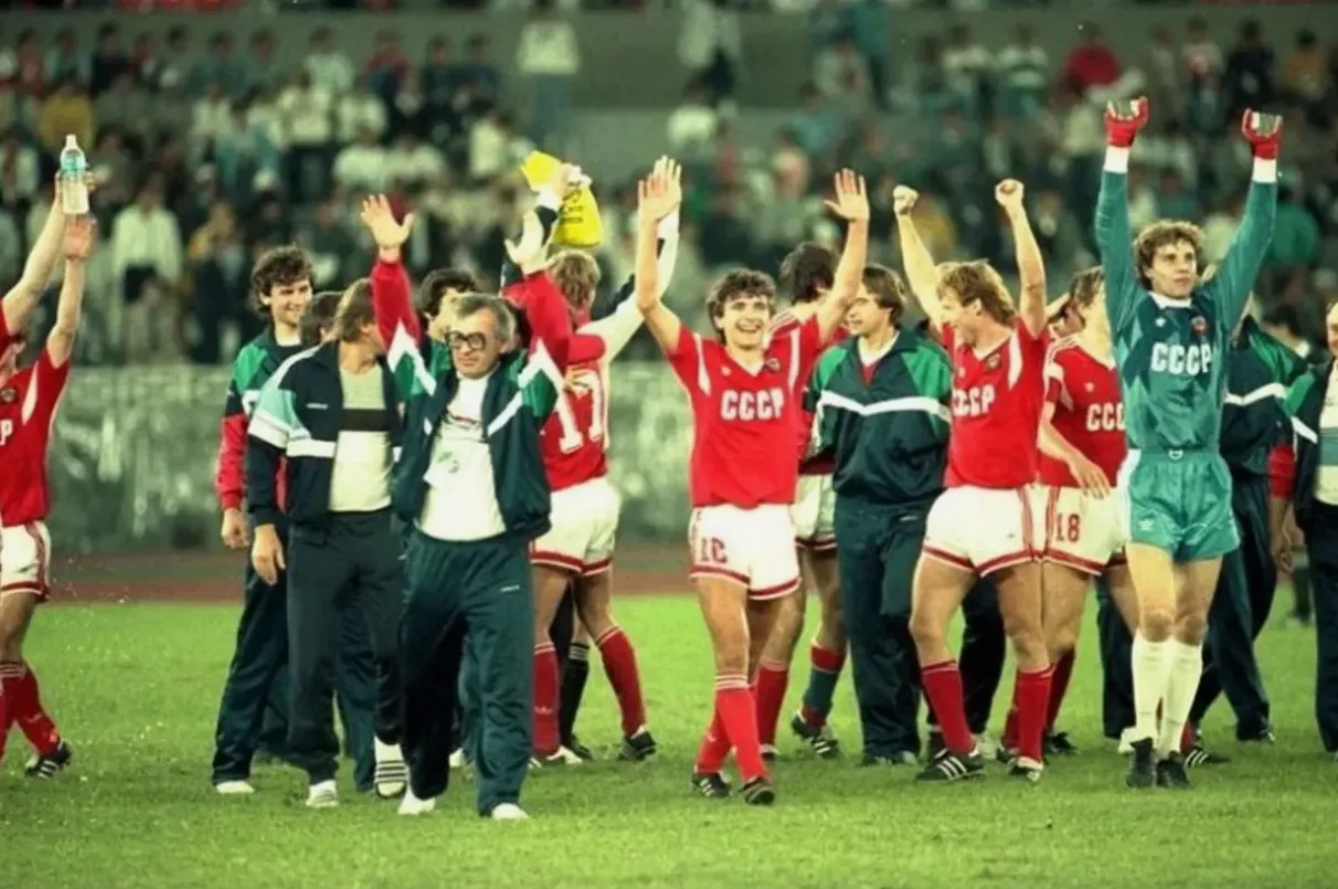 1 октября 1988 года в Сеуле сборная СССР по футболу стала олимпийским чемпионом, победи...