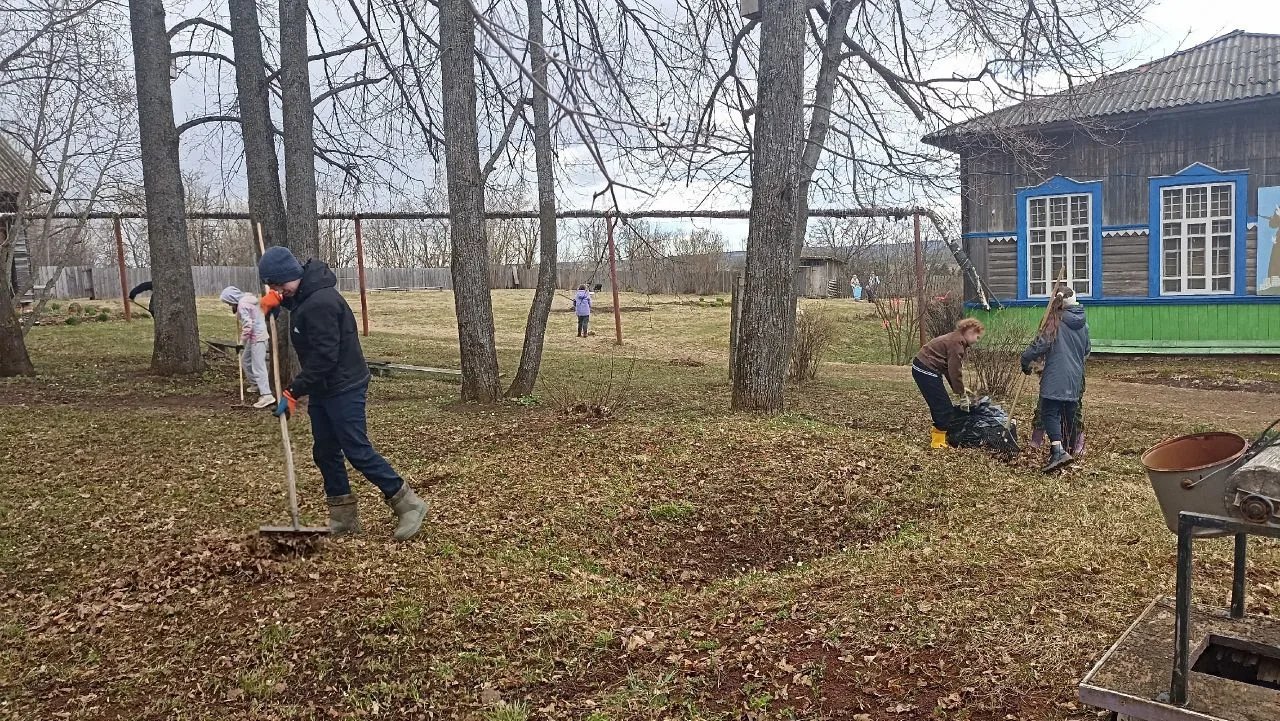 🌱Делаем чисто, встречаем май: школьный трудовой десант в действии 

🌿 Накануне Праздника весны и т