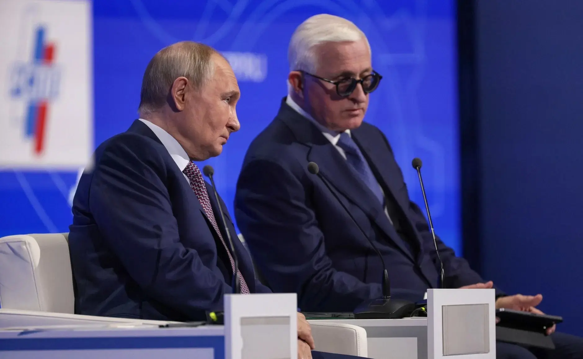 🥶🥶🥶 -1 И ЗАМОРОЗКИ В ЭКОНОМИКЕ!

Шохин призвал к снижению ставки ЦБ фразой «чтобы экономика не за