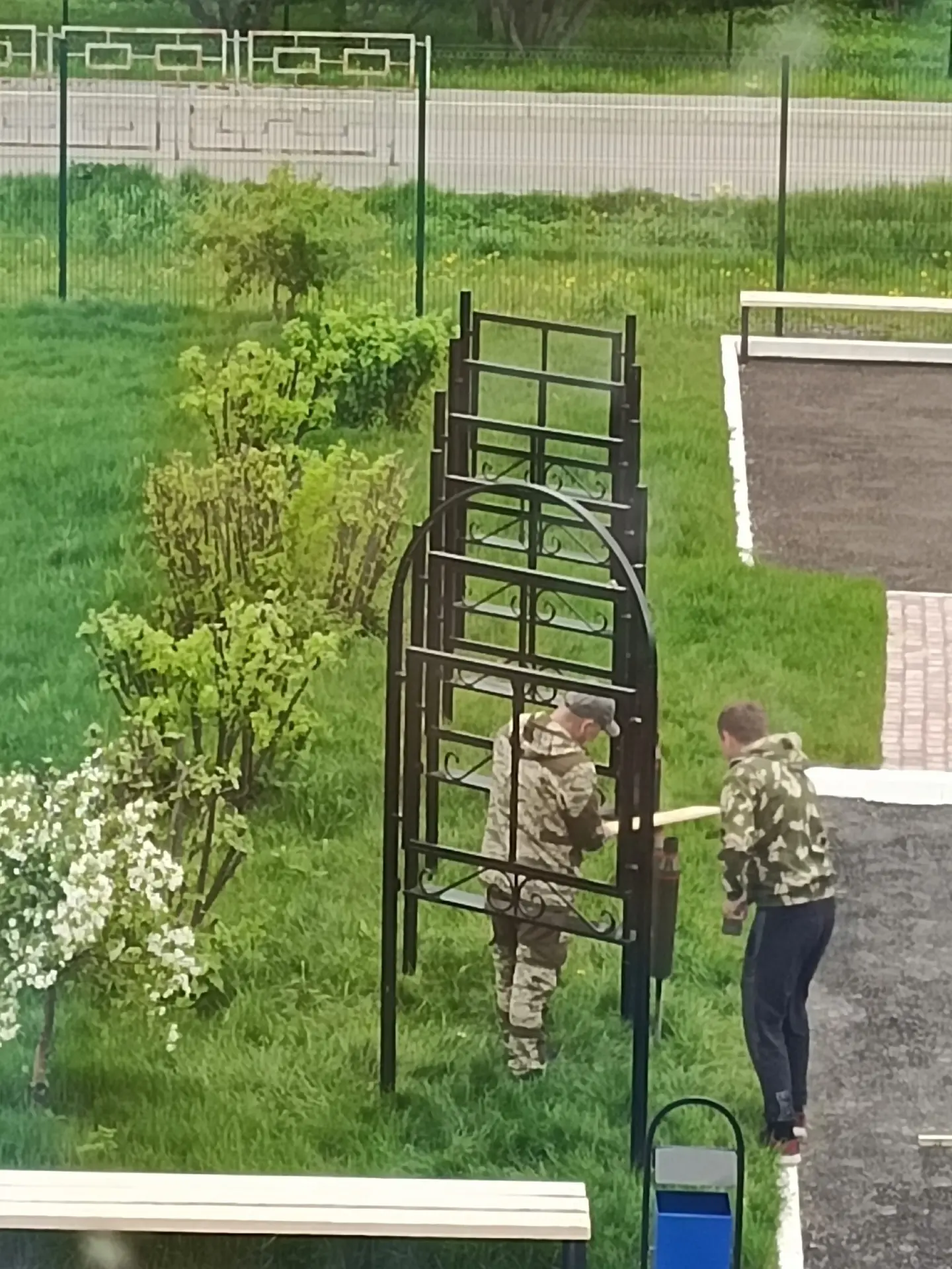 Почти год назад, в селе Куровском состоялось открытие Аллеи Славы Героев-земляков - уча...