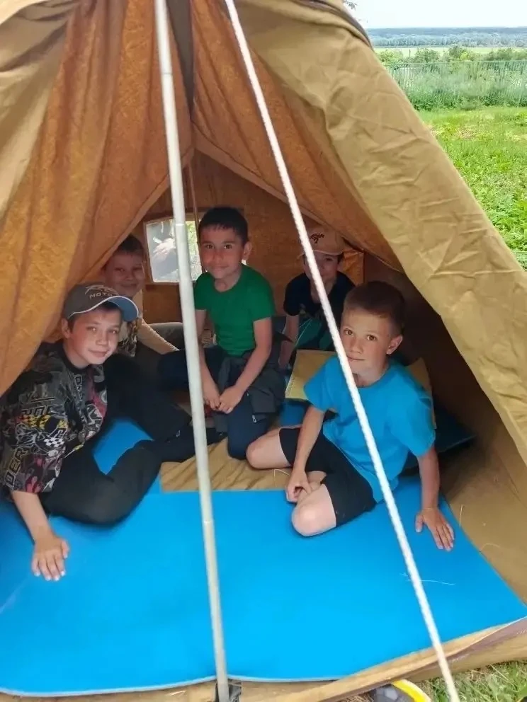 🏕️ День туриста в лагере «Солнышко»: почувствовали себя настоящими путешественниками! 🎒

У нас про