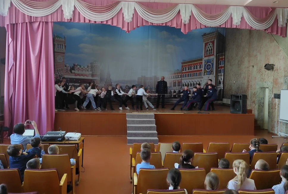 ✨ Кадетский дух в стенах лицея: встреча с казачьим классом школы №32!  5 мая в нашем лицее состоялос