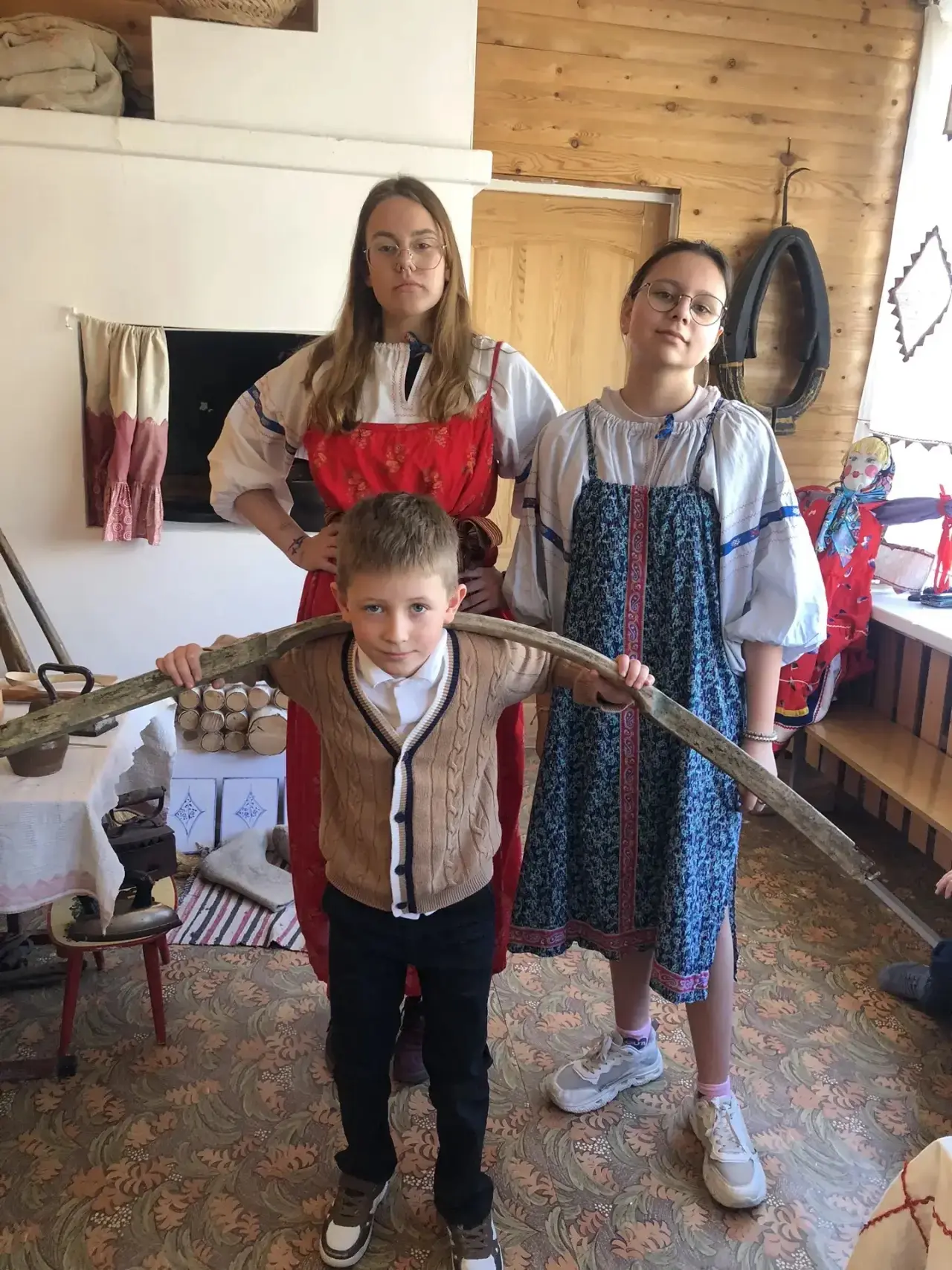 📝🧑‍🏫на этой неделе актив школьного музея МАОУ гимназии 13 проводит экскурсии для учащихся 1 х классо